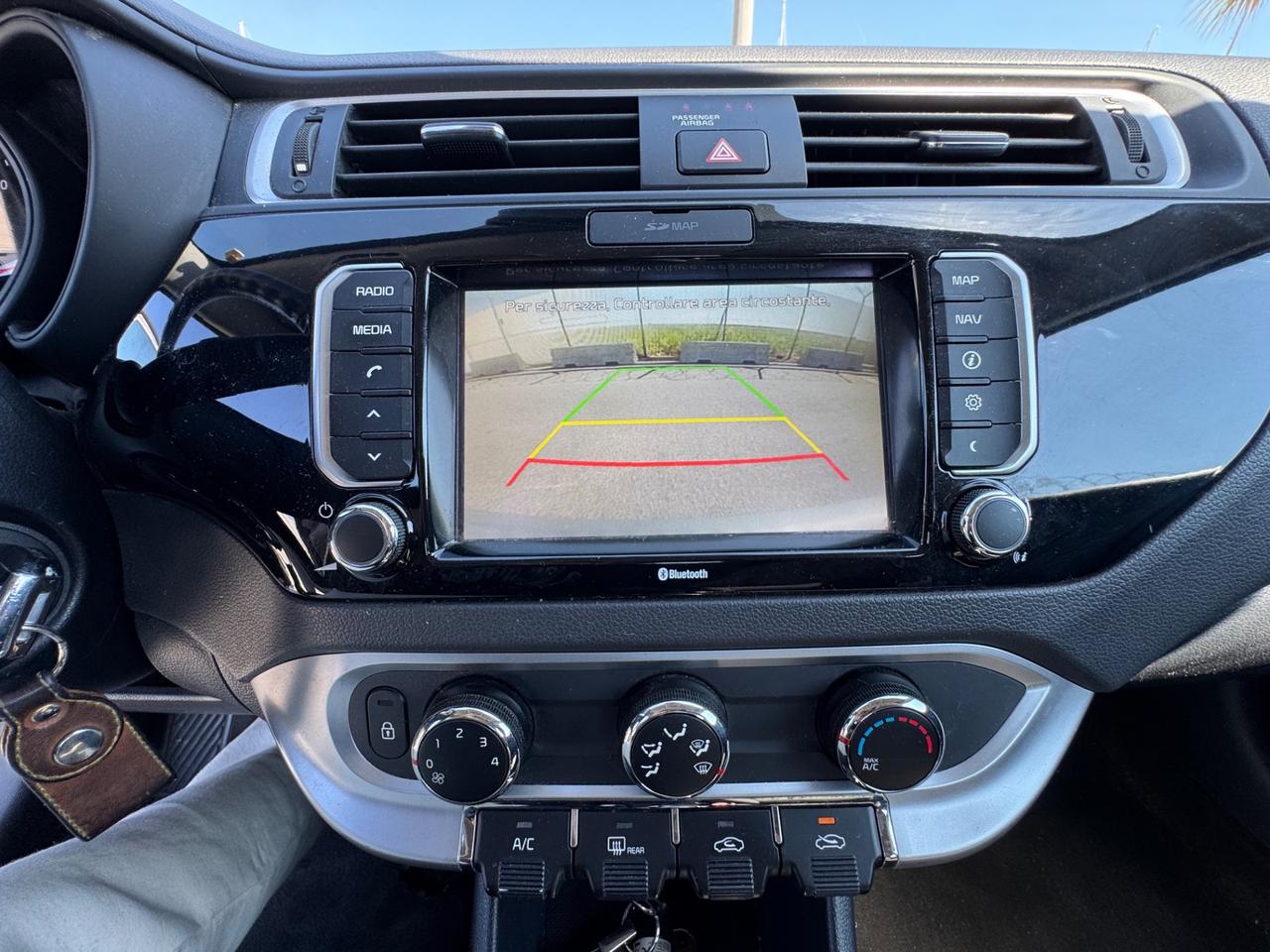 KIA RIO 1.2 BENZINA NEO PATENTATI 2017 1 PRO 12 MESI DI GARANZIA