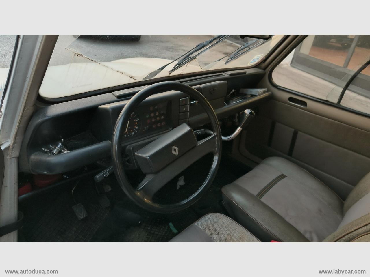 RENAULT 4 950 TL DA RESTAURARE