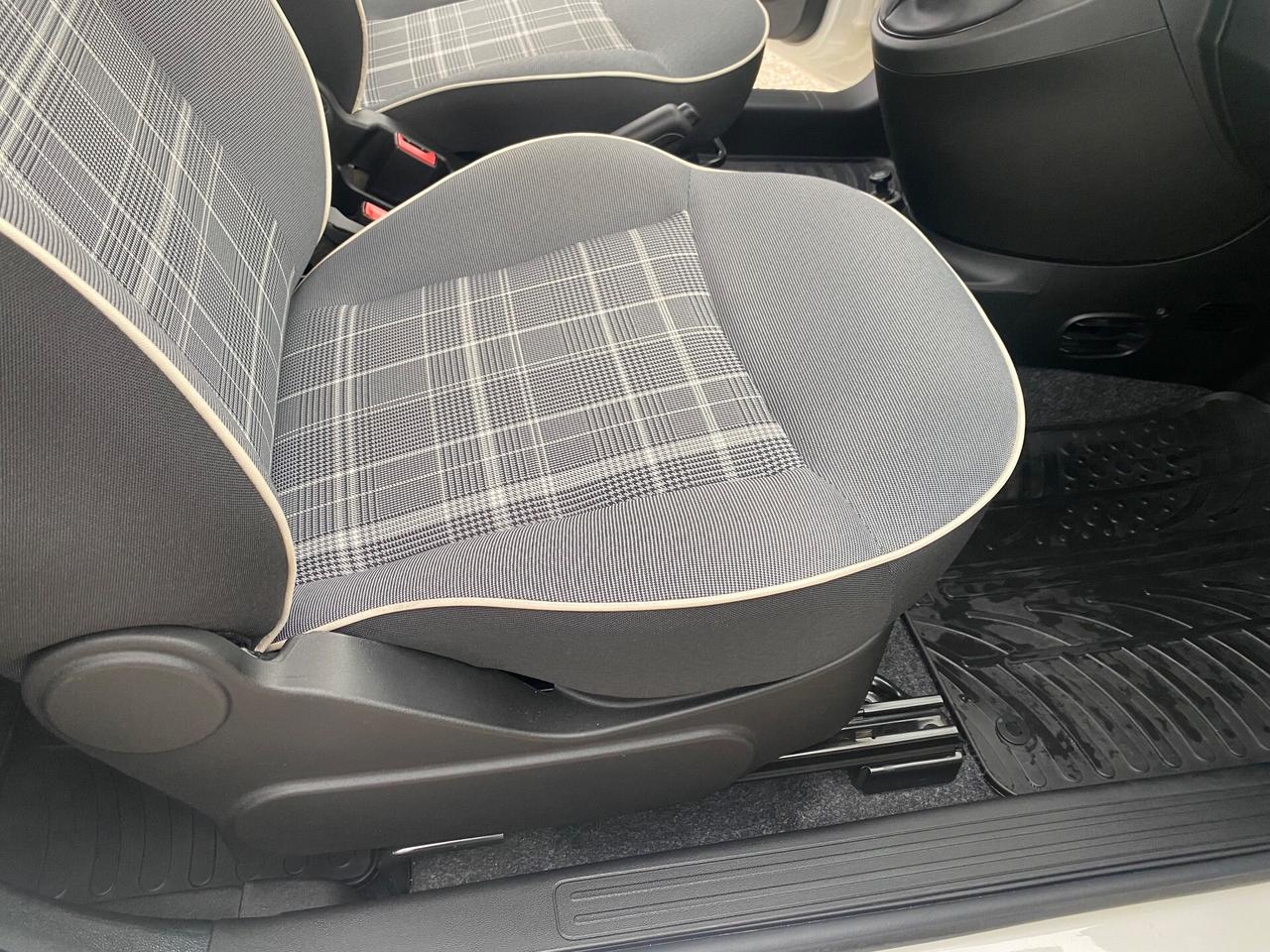 FIAT 500 LOUNGE - KM 32000 - PARI AL NUOVO