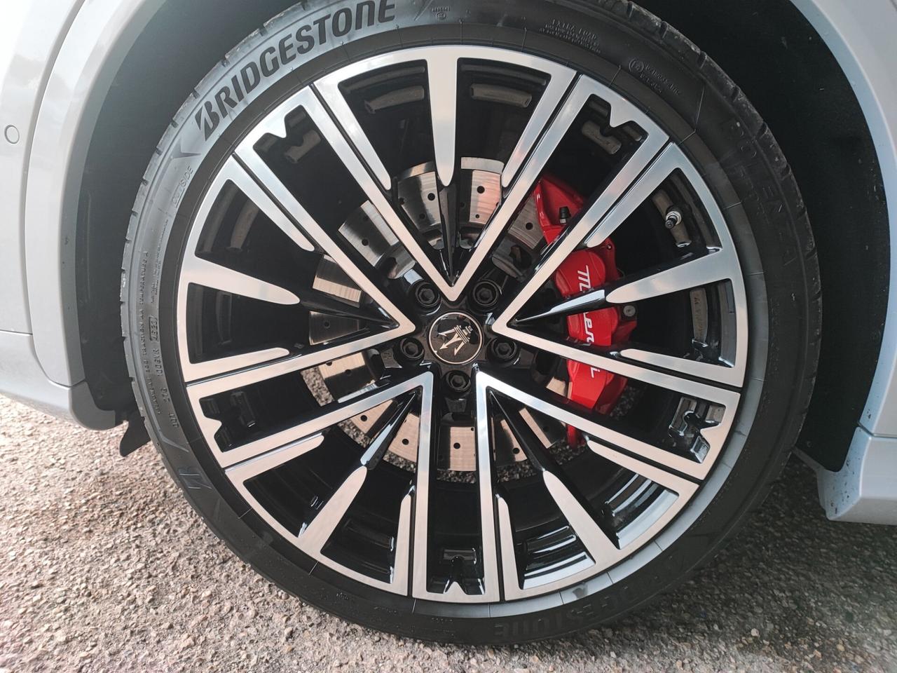 Maserati Grecale V6 AWD Trofeo FULL+++