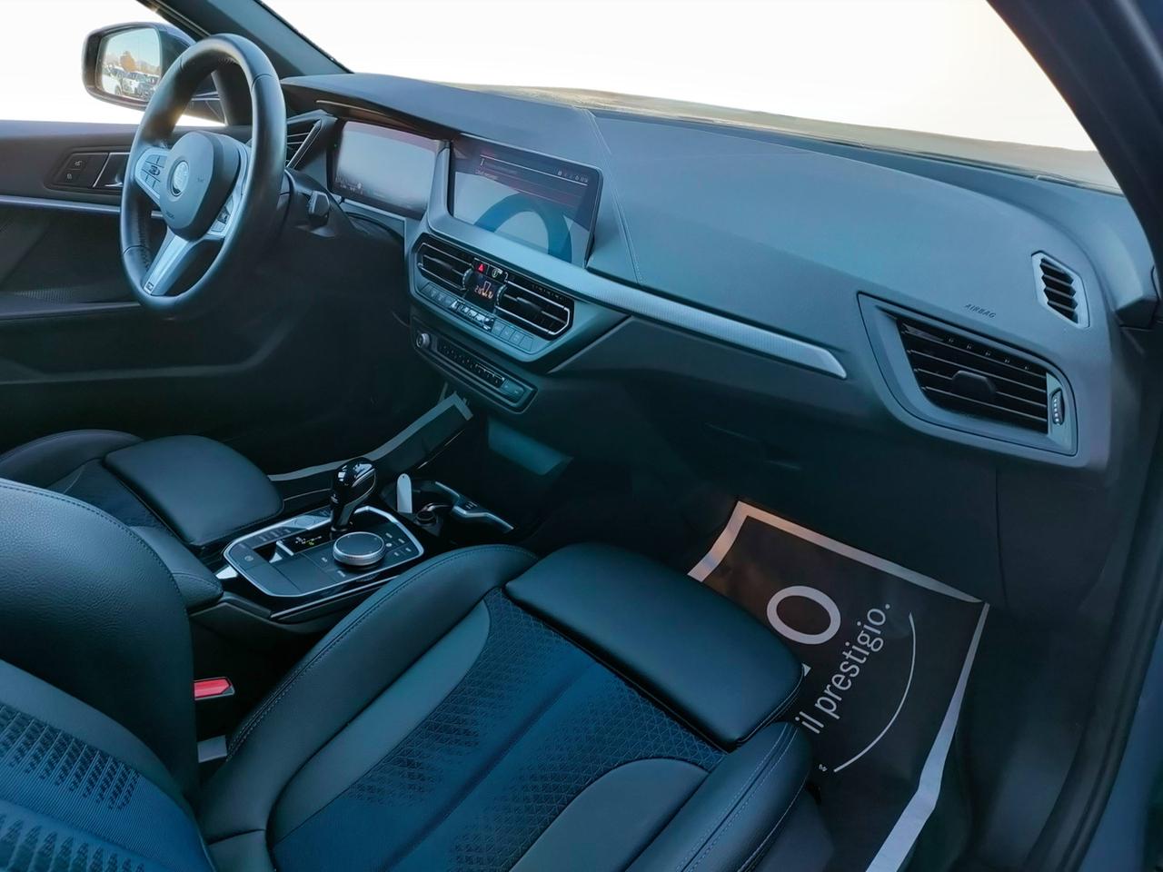 BMW Serie 1 F40 - 118d Msport auto