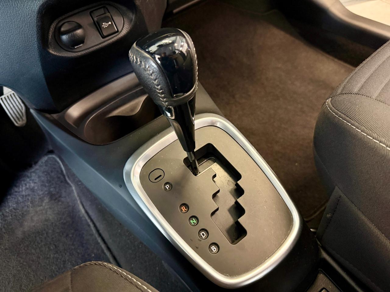 Toyota Yaris 1.5 Hybrid Active-CAMBIO AUTOMATICO-NEOPATENTATI-