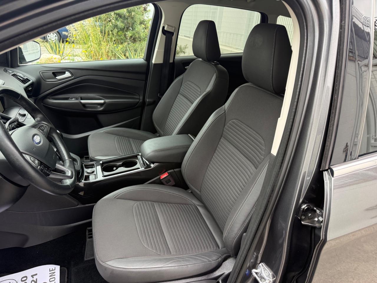 Ford Kuga 1.5 TDCI 120 CV Cambio Automatico