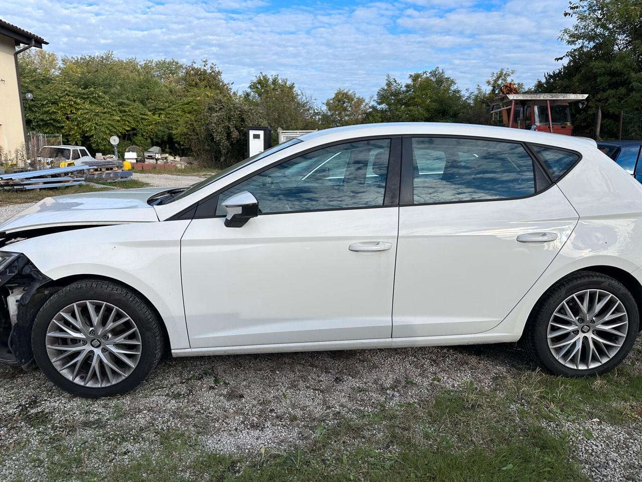 Seat Leon 1.5 TGI DSG 5p. Business INCIDENTATA