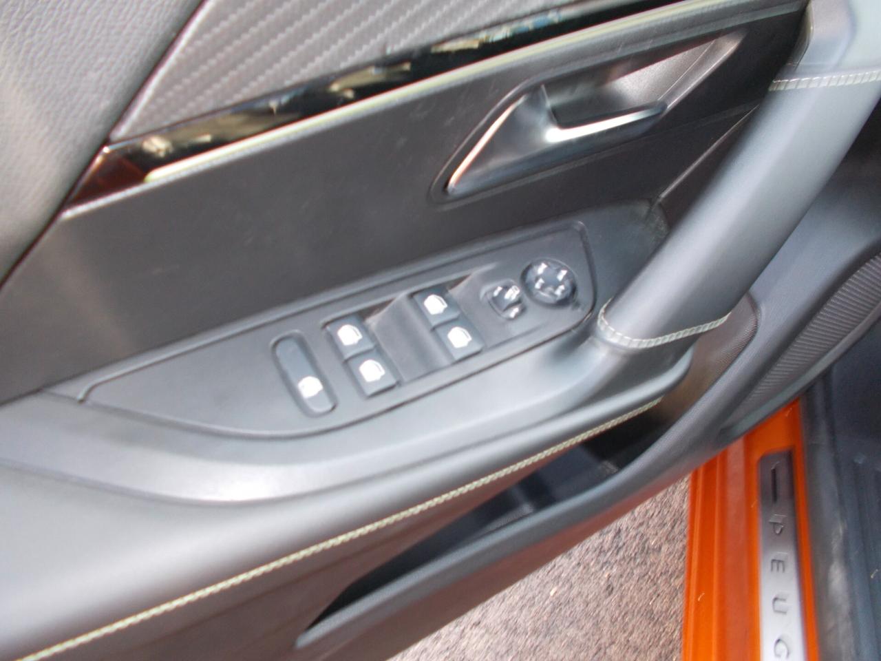 Peugeot 2008 PureTech 155 S&S EAT8 GT Pack