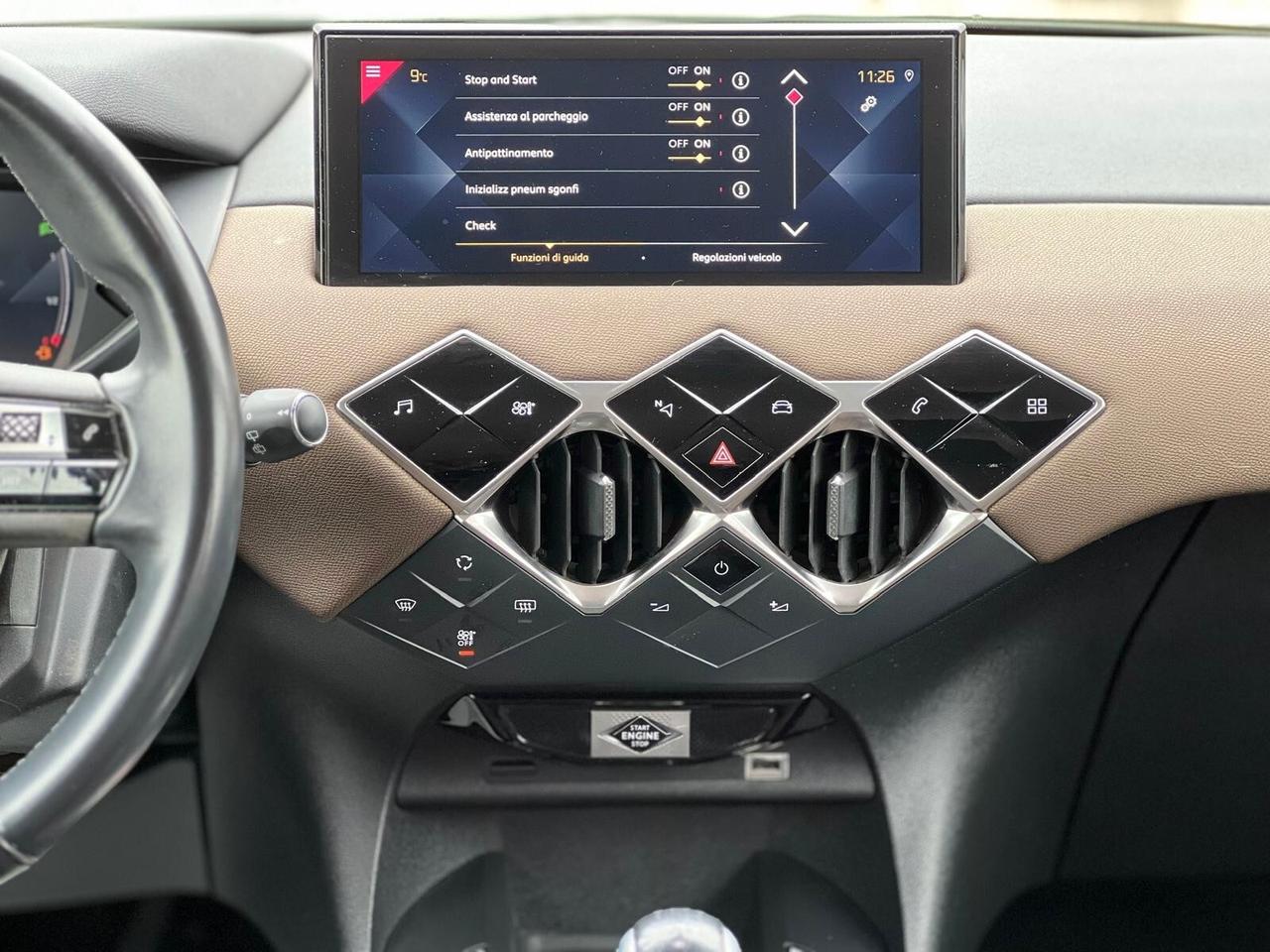 Ds DS3 3 Crossback BlueHDi 100 So Chic