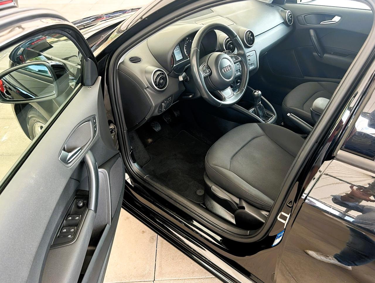 Audi A1 SPB 1.6 TDI 90cv Ambition