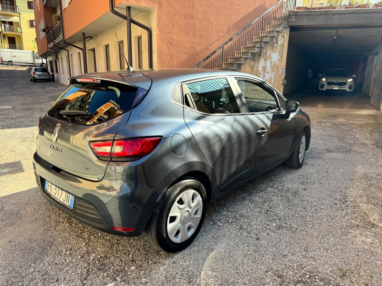 Renault Clio 1.2 75CV 5 porte Zen