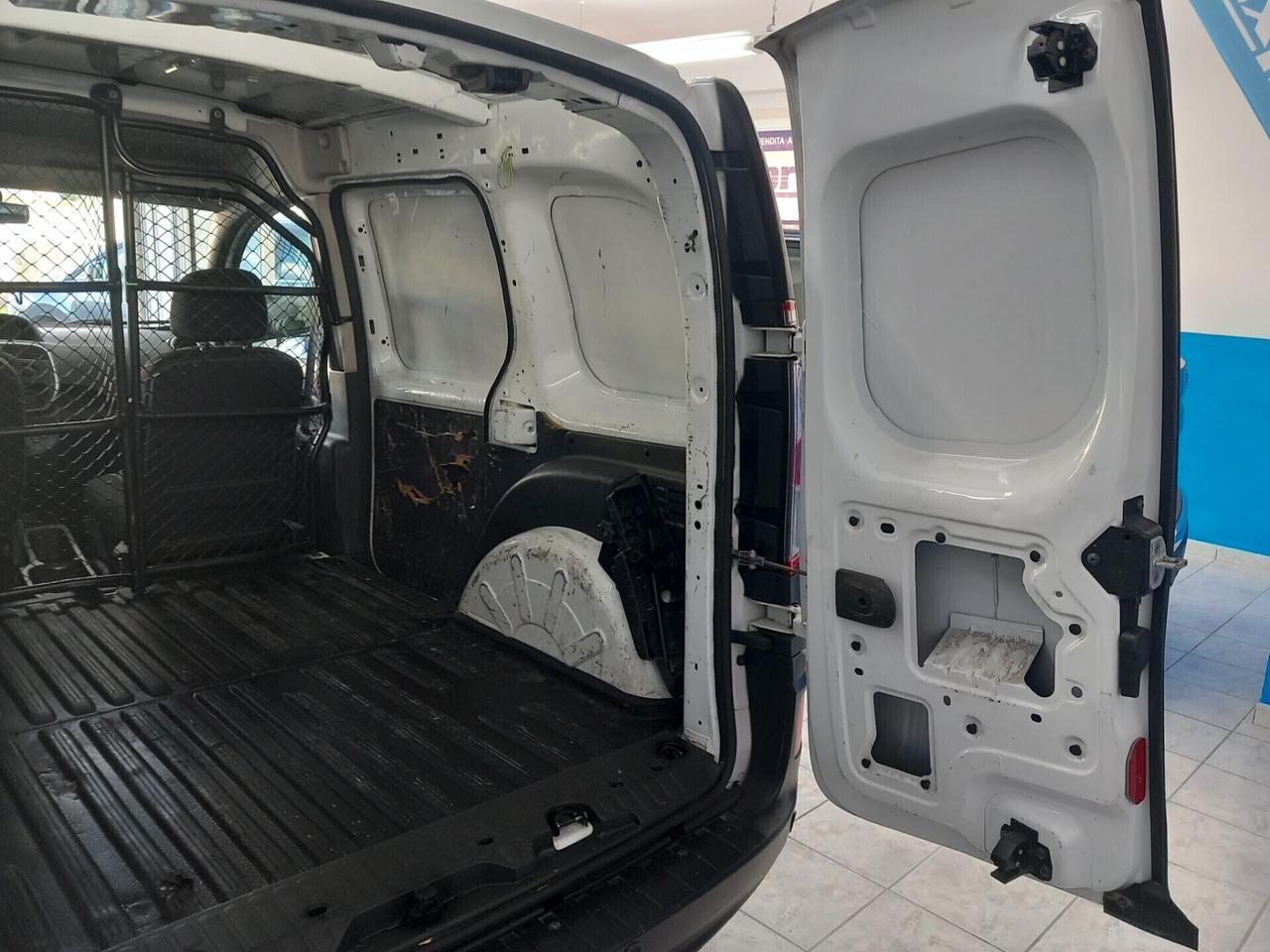 Renault Kangoo anno 2020 1.5 diesel 131 mila km