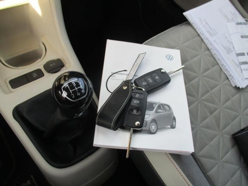 Volkswagen up! 1.0 48kW EVO beats up! BMT