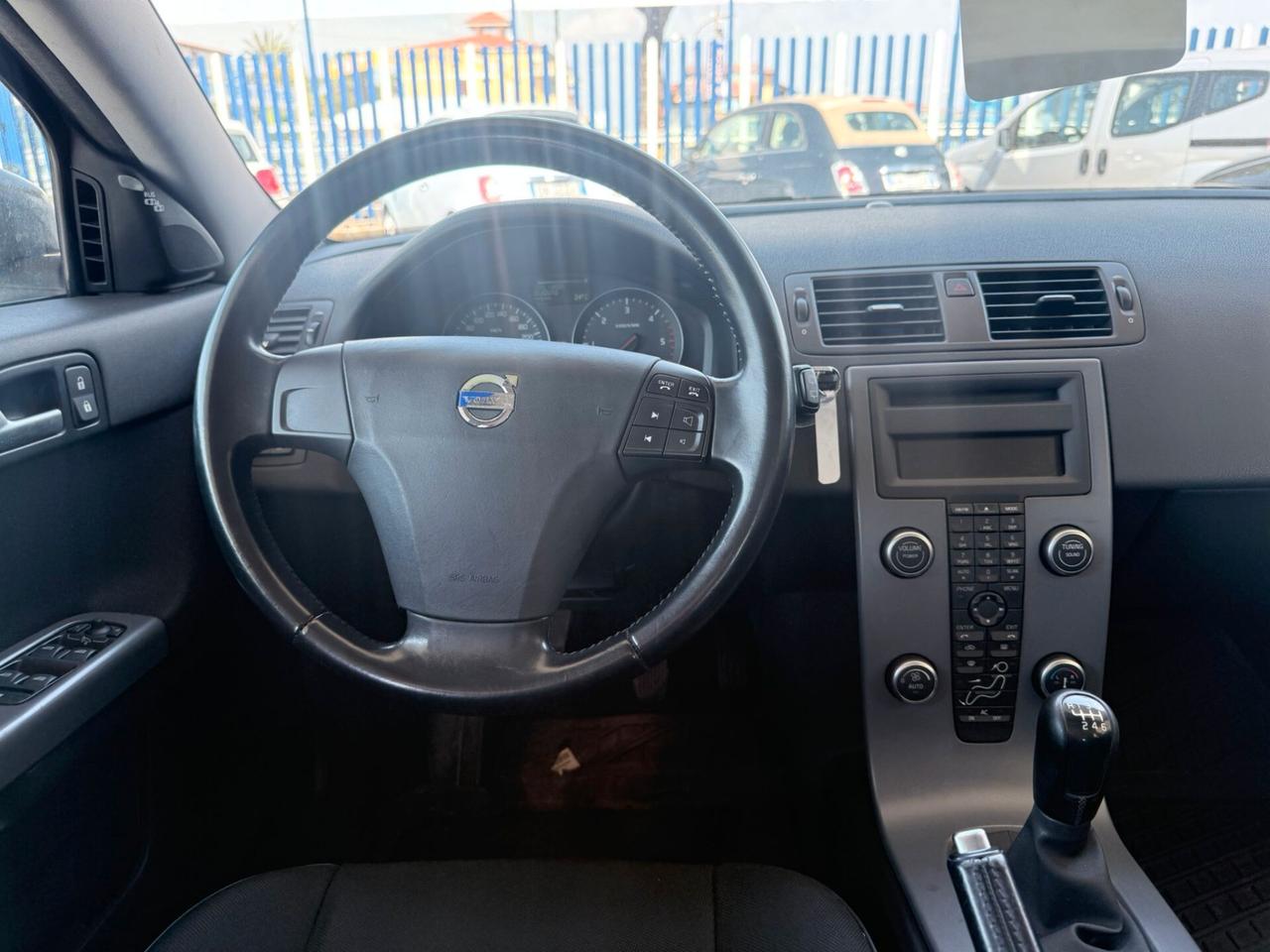 Volvo V50 D2 R-design