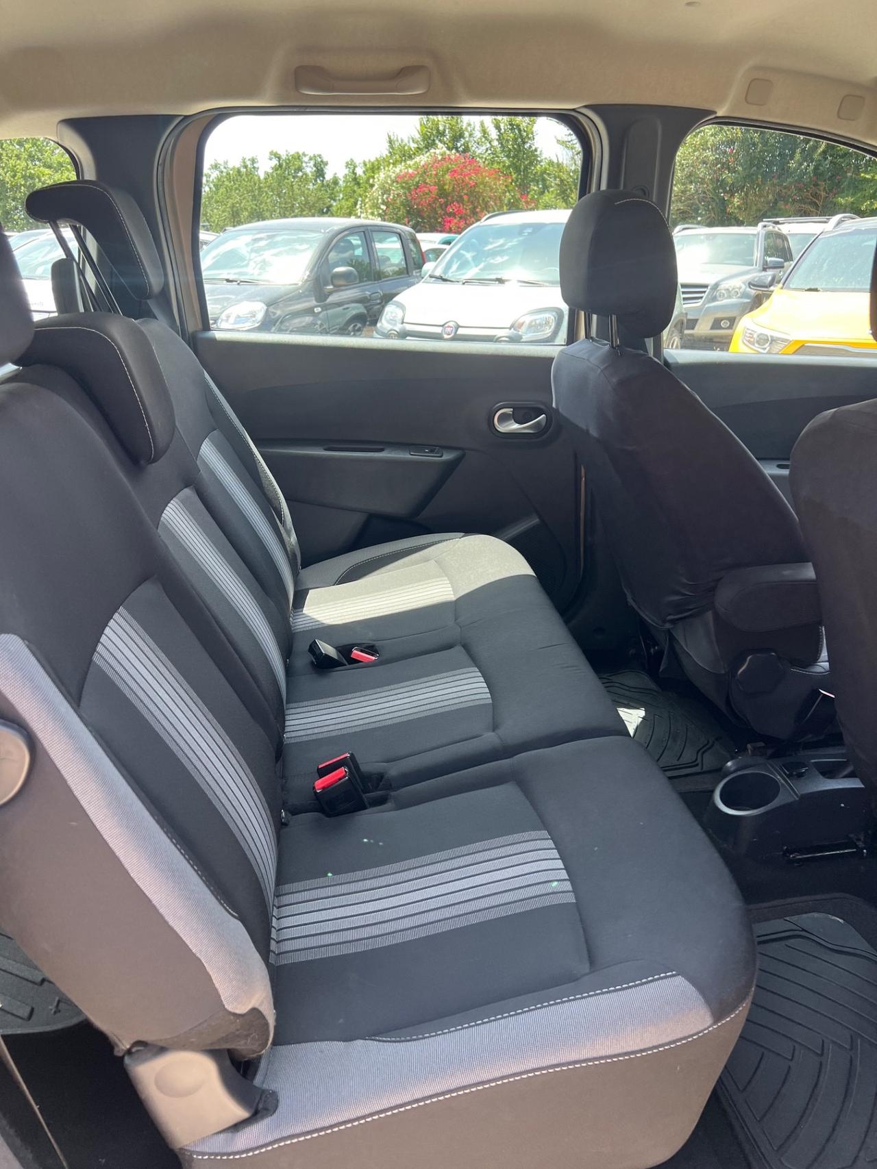 Dacia Lodgy Stepway 1.6 GPL PERMUTE RATE GARANZIA