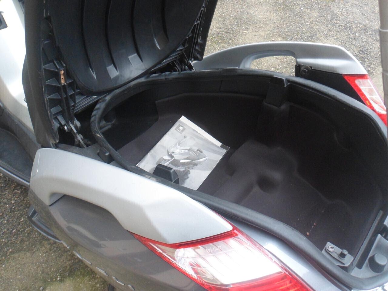 Peugeot Satelis 250 premium