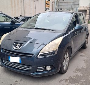 PEUGEOT 5008 1.6 HDi 112cv 7 POSTI