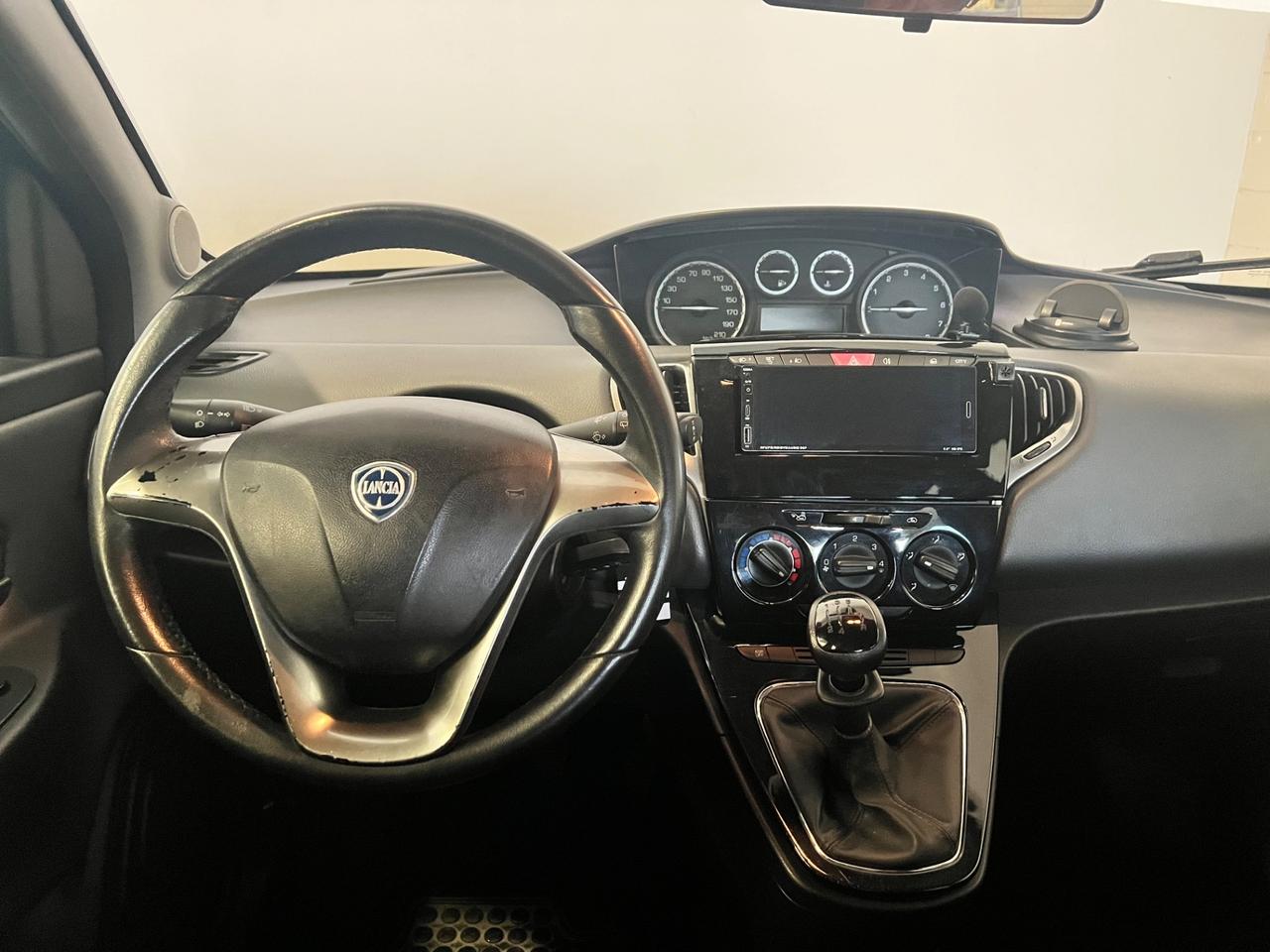 Lancia Ypsilon 1.2 69 CV 5 porte Gold