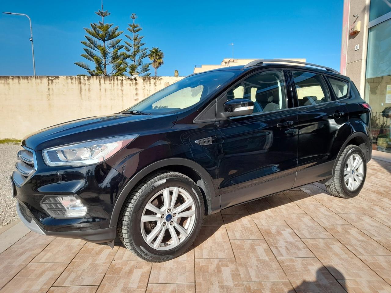 Ford Kuga 1.5 TDCI 120 CV S&S 2WD Powershift Business