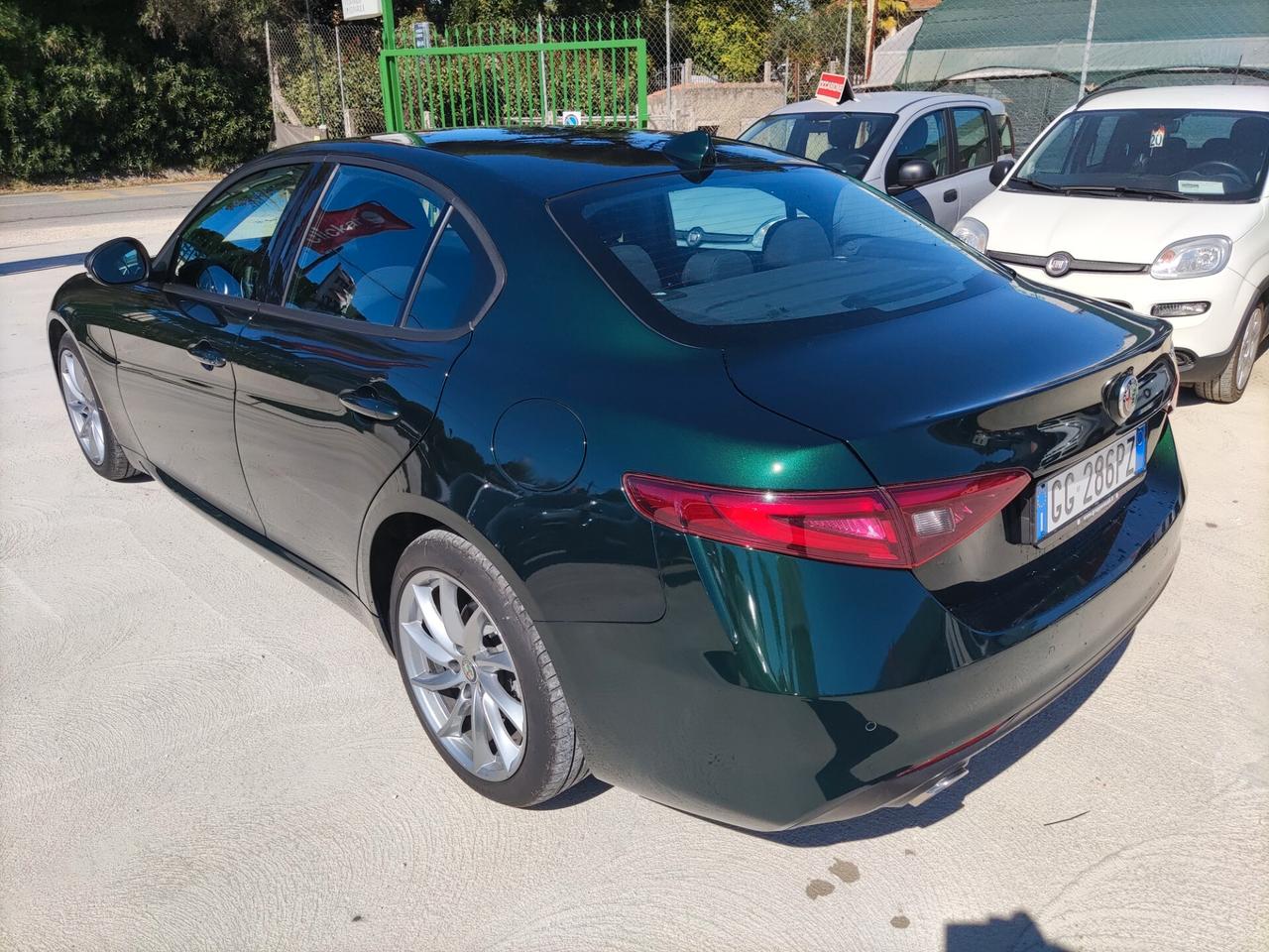 Alfa Romeo Giulia 2.0 Turbo 200 CV AT8 Business