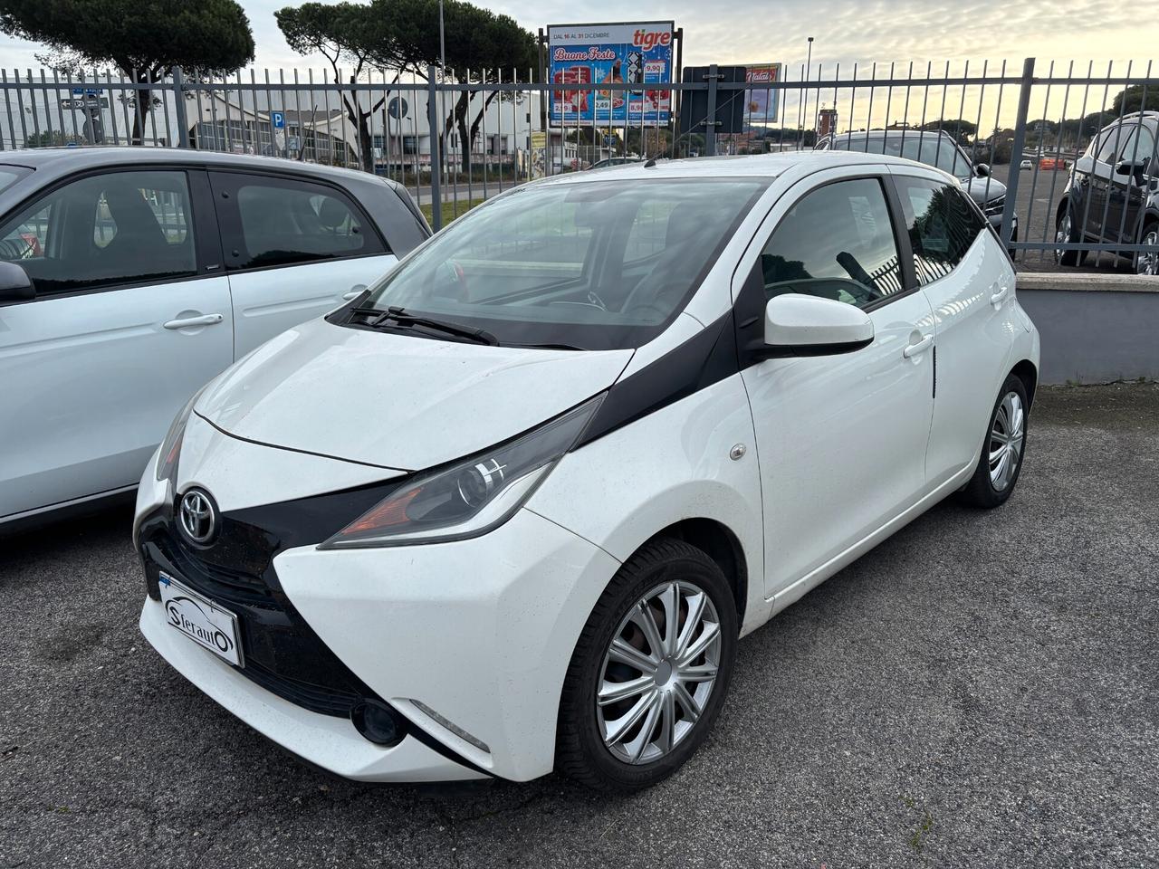 Toyota Aygo 1.0 VVT-i 69 CV 3 porte x-play MMT