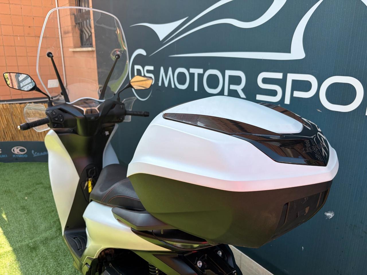 Honda SH 150 ABS SPORT 5.000 km garanzia ufficiale