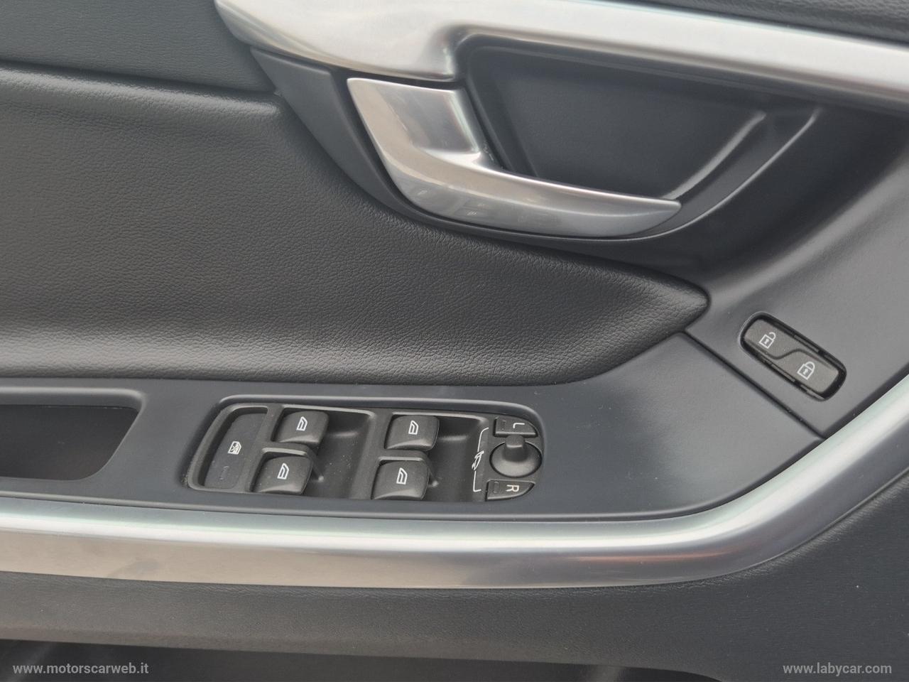 VOLVO XC60 D3 Geartronic Momentum