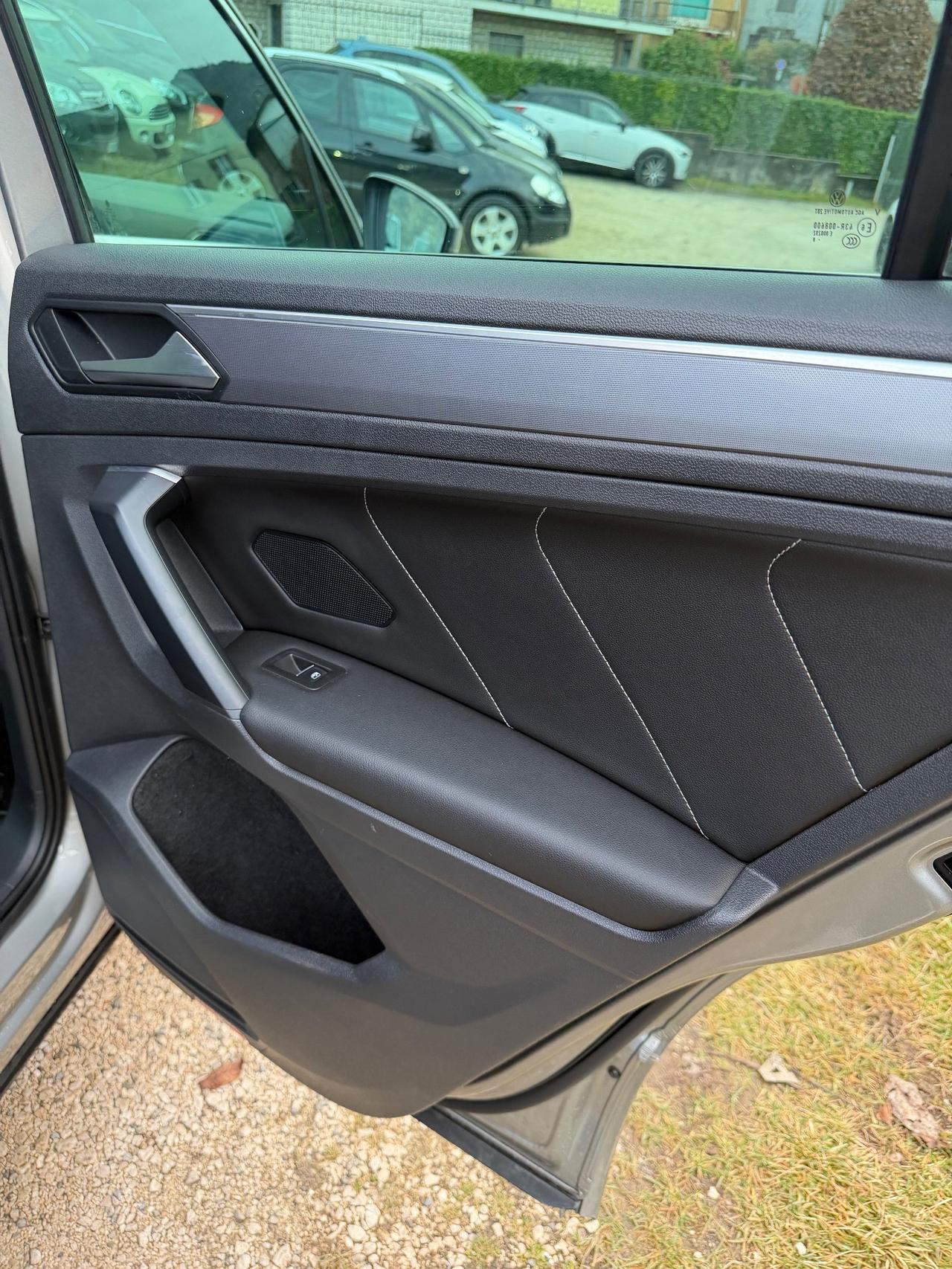 Volkswagen TIGUAN 2.0 TDI RLINE DSG 4MOTION MATRIX