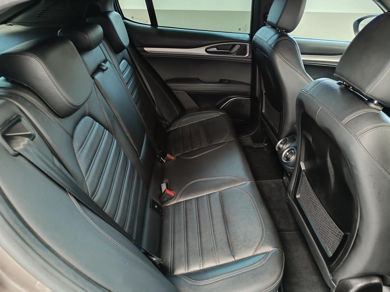Alfa Romeo Stelvio 2.2 Turbodiesel 210 CV AT8 Q4 Veloce