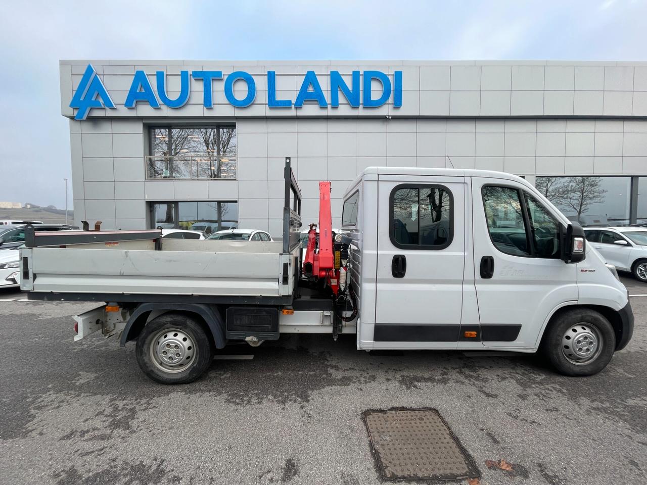 Fiat Ducato 295 2.3 mjt 6 posti CON GRU