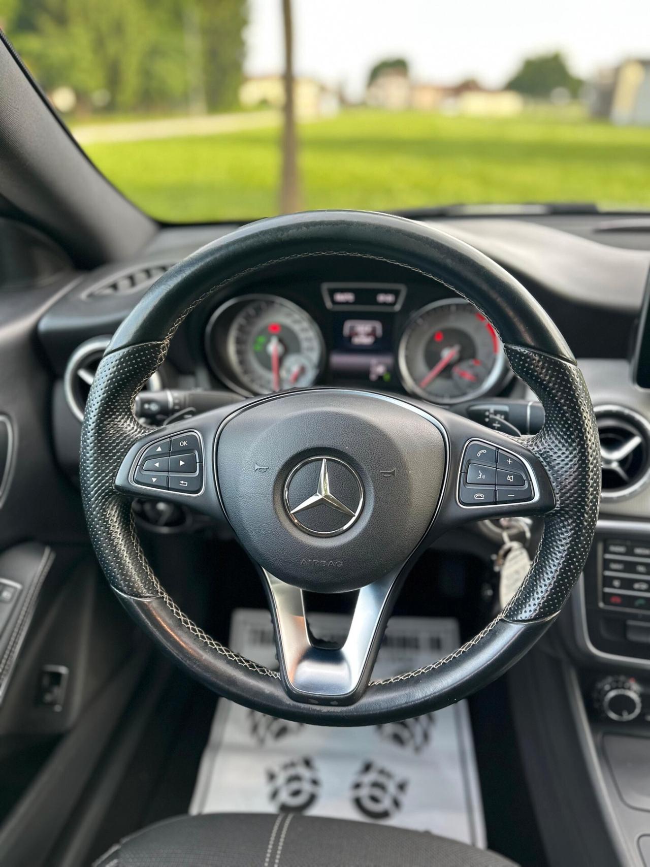Mercedes-benz CLA 180 d Automatic Premium NEOPATENTATI