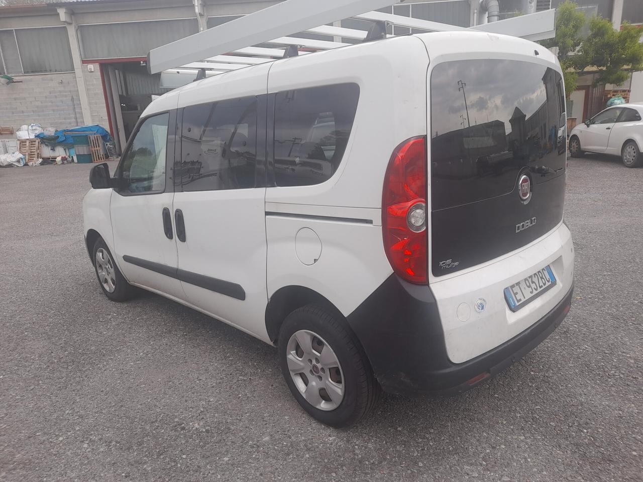 Fiat doblo 5 posti finestrato autocarro