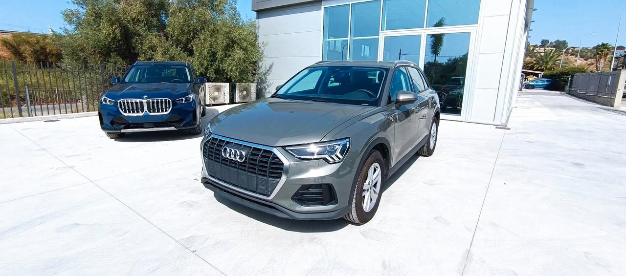 Audi Q3 35 TDI S tronic Business