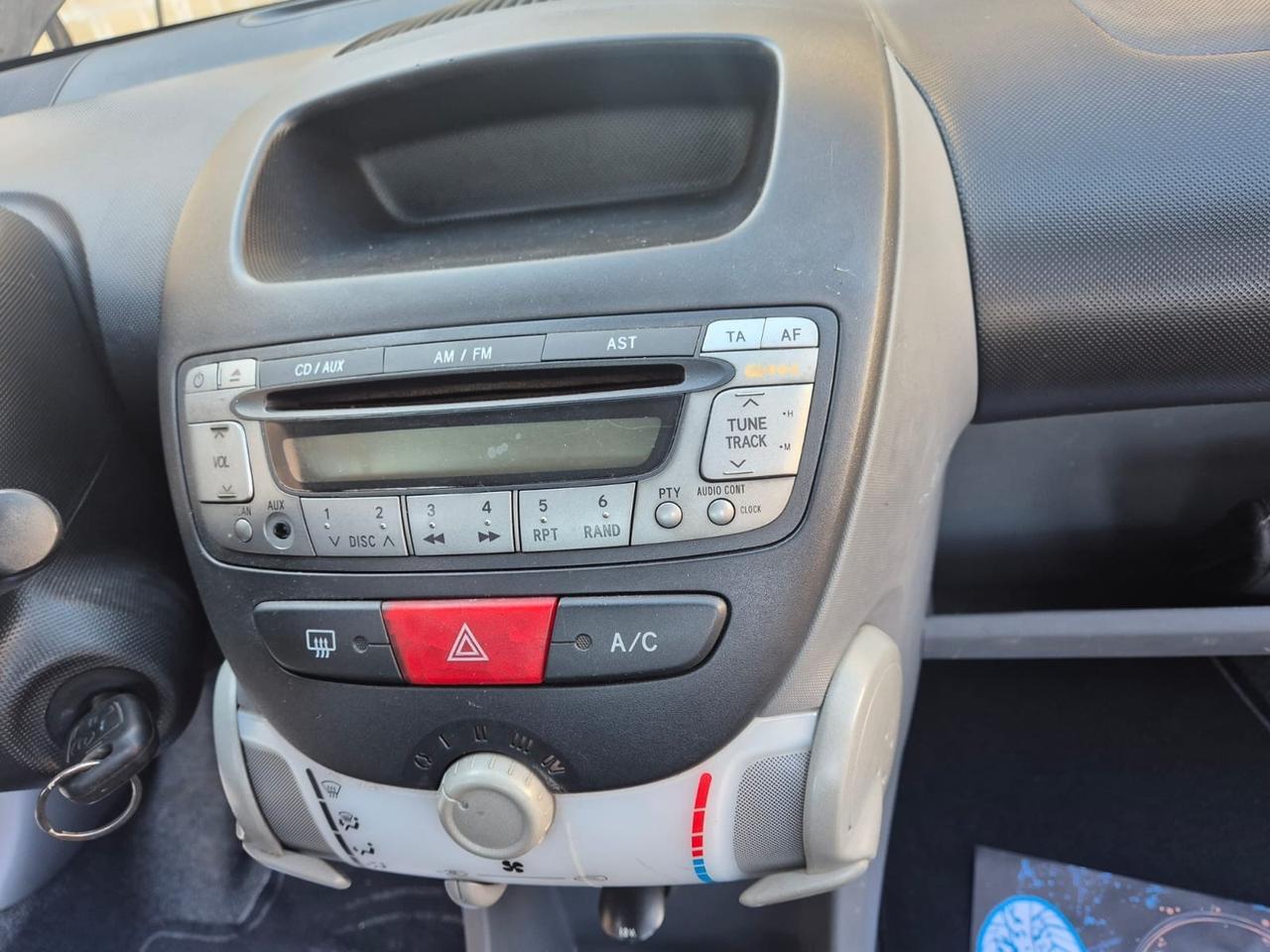Peugeot 107 1.4 HDi 5p. Sweet Years