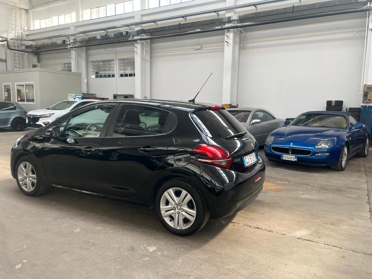 Peugeot 208 PureTech 82 5 porte Allure NEOPATENTATI