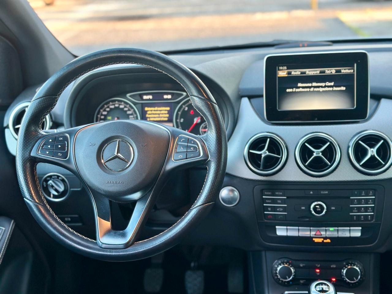 Mercedes-benz B 180 B 180 d Premium