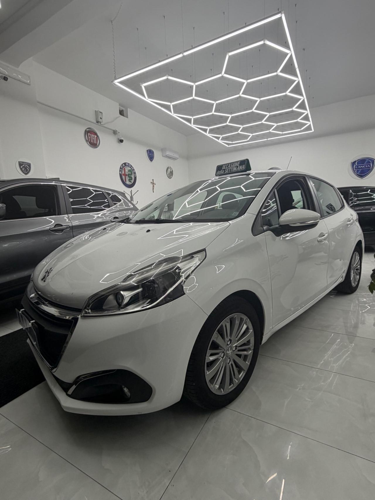 Peugeot 208 PureTech 82 5p. GPL Allure