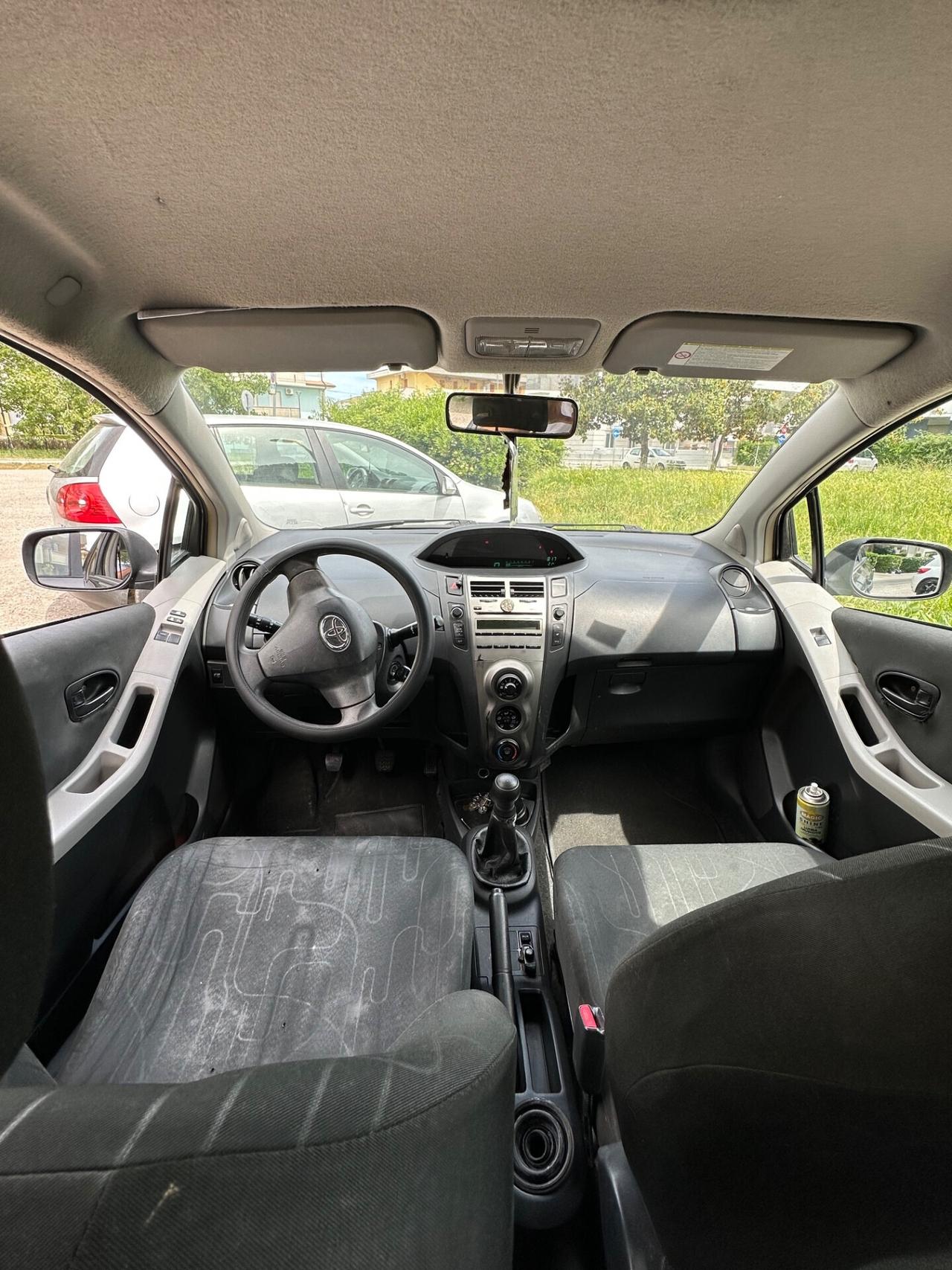 Toyota Yaris 2^serie 1000 benzina 5 porte 2009
