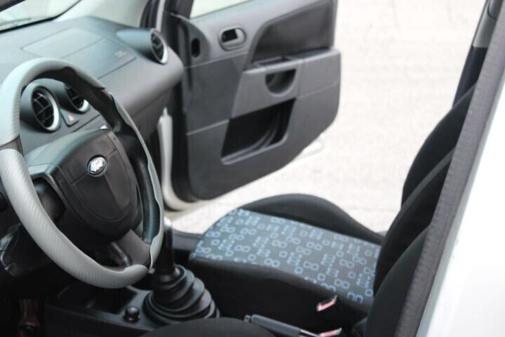 FORD FIESTA 1.2ie TECNO-GREY 5P ESTETICA COME DA FOTO CLIMATIZZATA ABS EBD RADIO CD ESENTE BOLLO