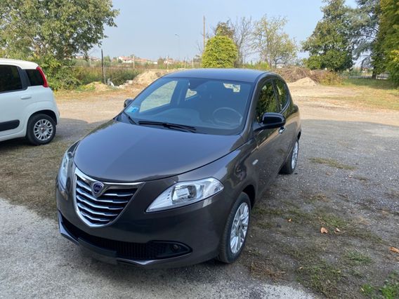 Lancia Ypsilon 1.2 69 Cv 5 Porte Elle