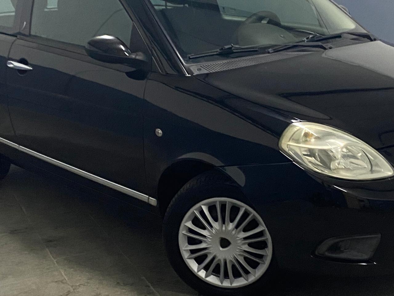 Lancia Ypsilon 1.2 Argento/solo 130.000km