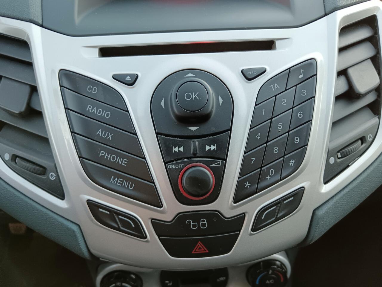 Ford Fiesta 1.4 TDCI 68CV TITANIUM NUOVISSIMA