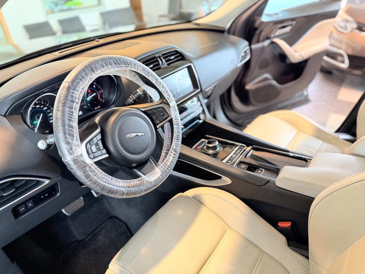 Jaguar F-Pace 2.0 D 180 CV AWD . Portfolio 2019