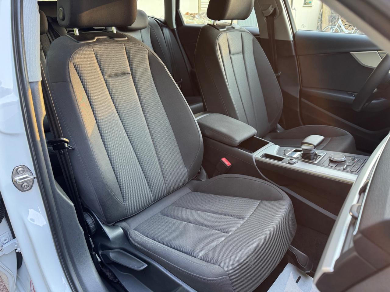 Audi A4 Avant 30 TDI S tronic Design