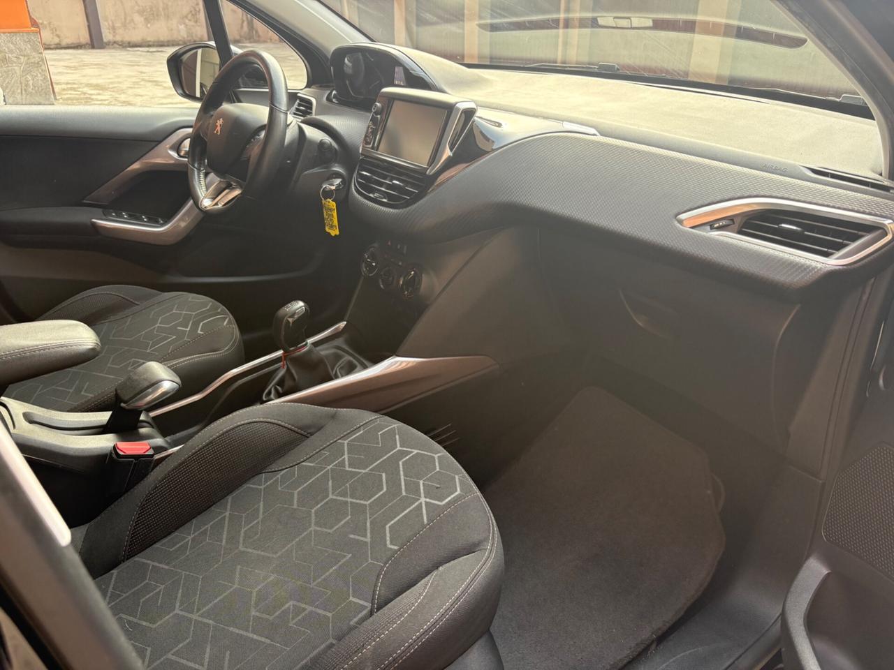 Peugeot 2008 BlueHDi 100 Black Matt 2015