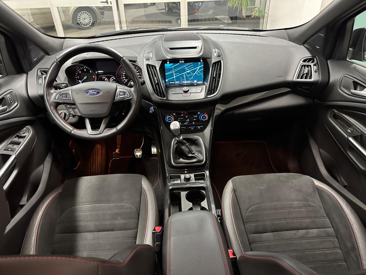 Ford Kuga 1.5 TDCI 120 CV 2WD ST-Line