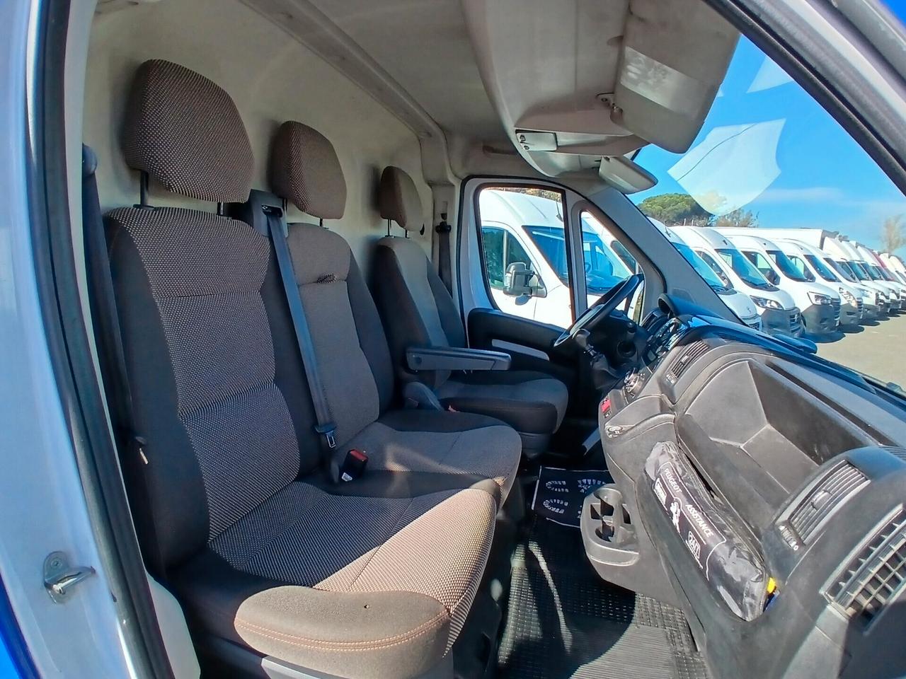 Peugeot Boxer 330 2.2 BlueHDi 140 L2H2