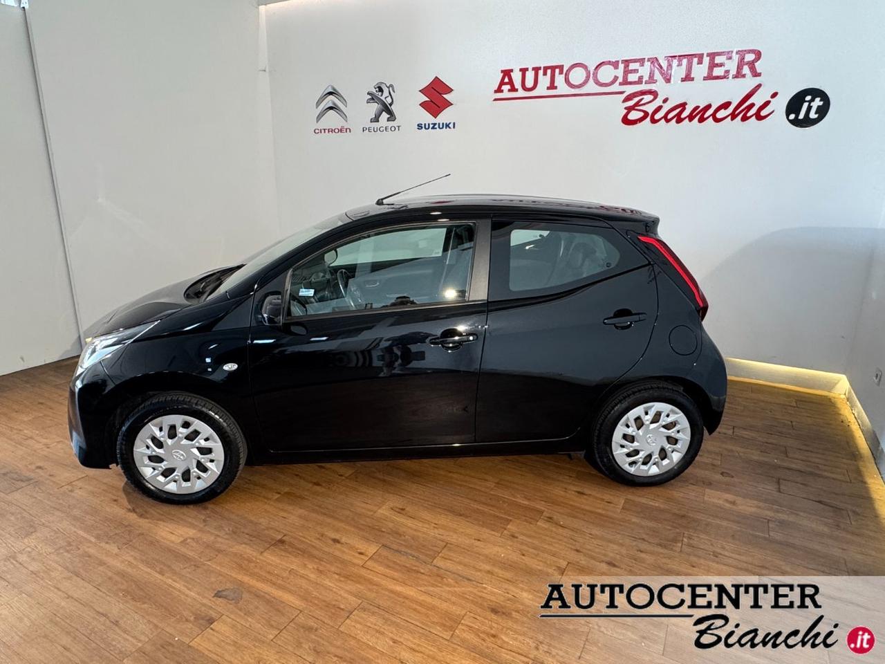 Toyota Aygo 5 Porte Aygo 5p 1.0 x-play 72cv