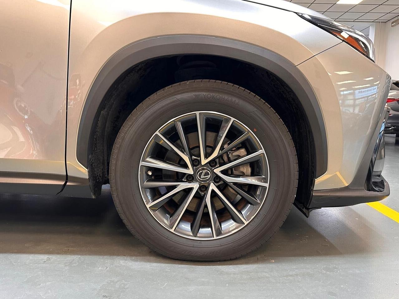 Lexus NX 450h phev Premium 4wd e-cvt * 35 000 KM *