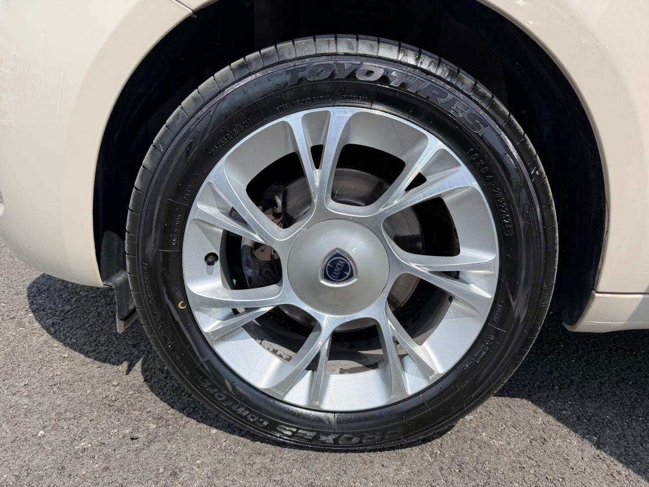 Lancia Ypsilon 1.2 69 CV 5 porte Gold Opening Edition