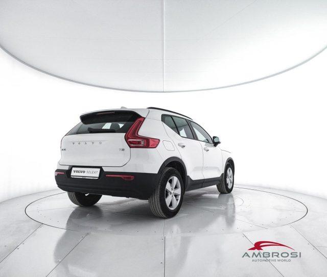 VOLVO XC40 T2 Momentum Core