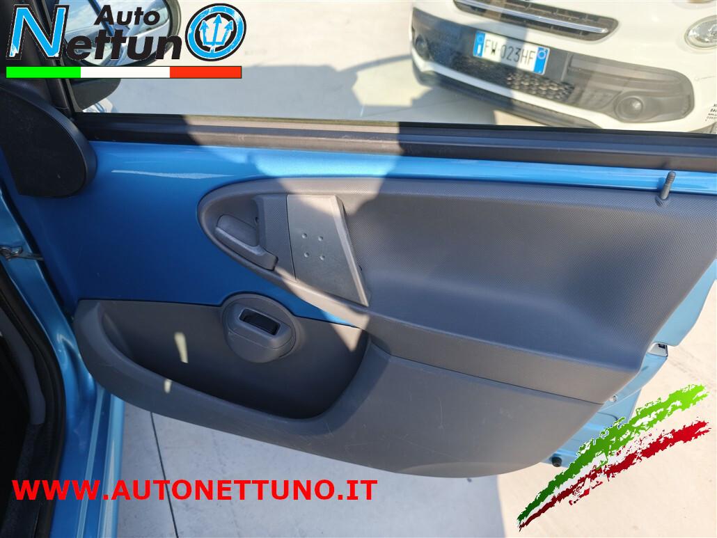 Peugeot 107 1.0 68CV 5p. Sweet Years 2Tronic Automatica