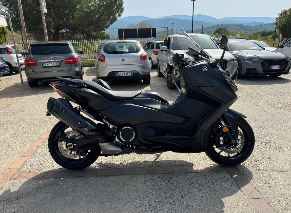 Yamaha TMAX 560